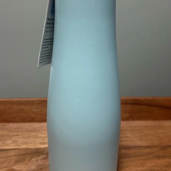 Pastel Blue Insulated Water Bottle with Tapered Design - Picture 5 of 5